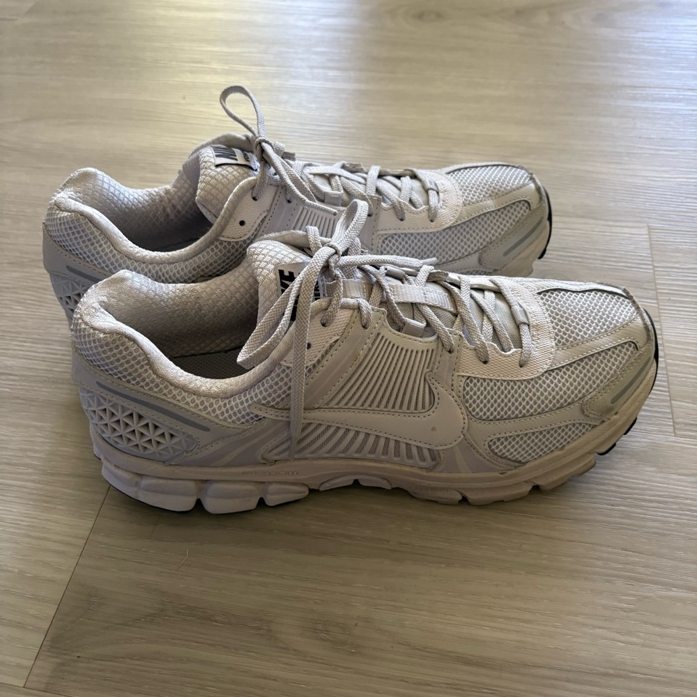 Nike Zoom Vomero 5 Size:11 (NoBox)